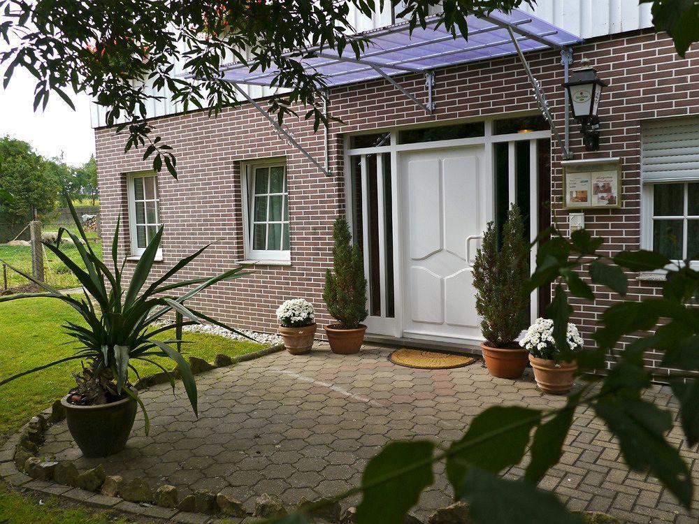Landhotel-Restaurant Schwalbennest 지렌베르크 외부 사진