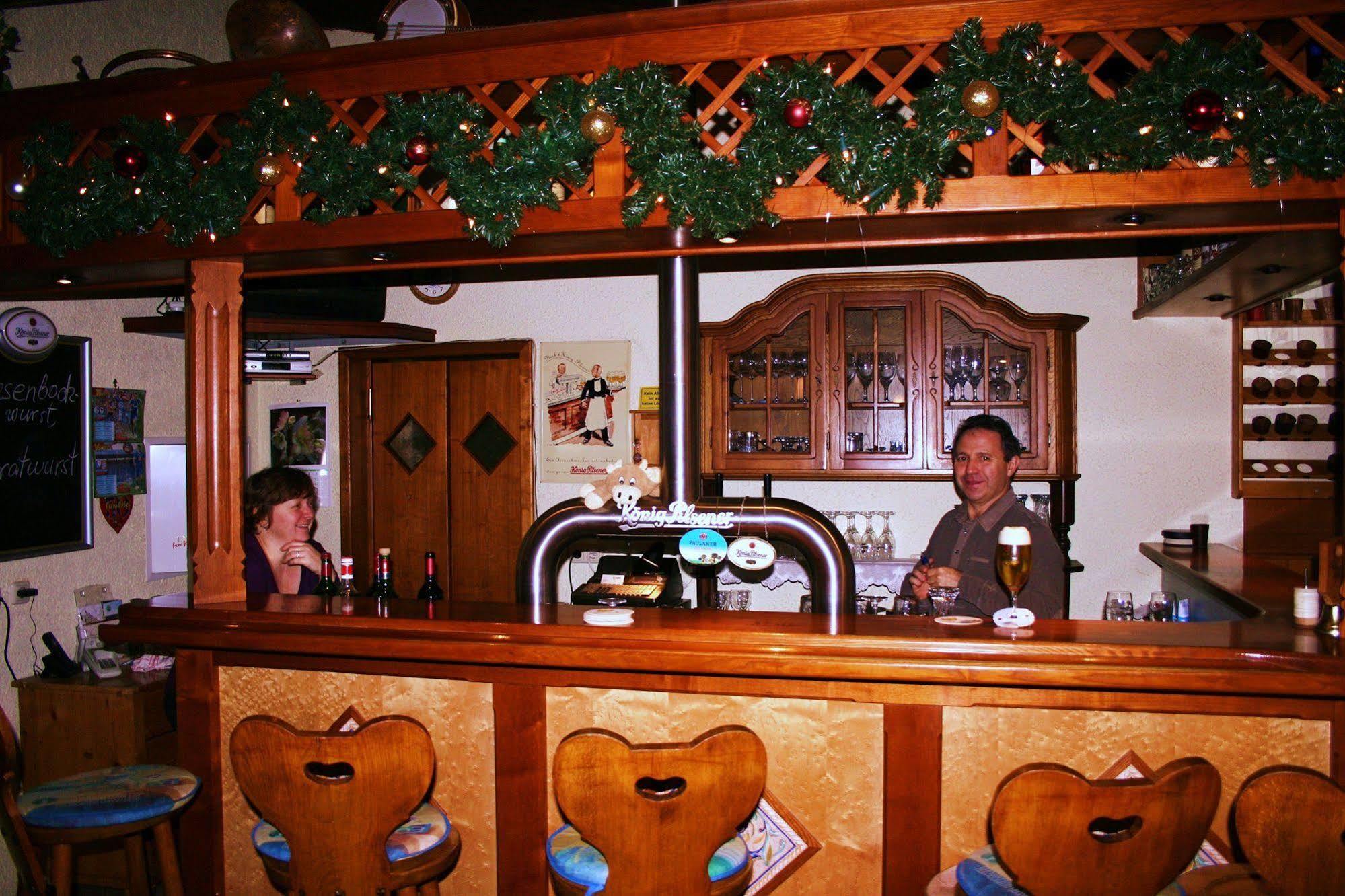 Landhotel-Restaurant Schwalbennest 지렌베르크 외부 사진