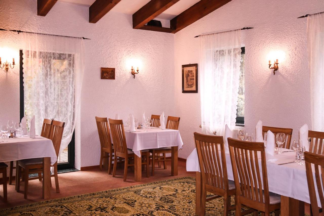 Landhotel-Restaurant Schwalbennest 지렌베르크 외부 사진