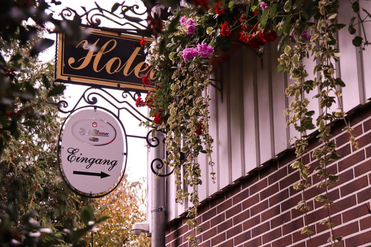 Landhotel-Restaurant Schwalbennest 지렌베르크 외부 사진