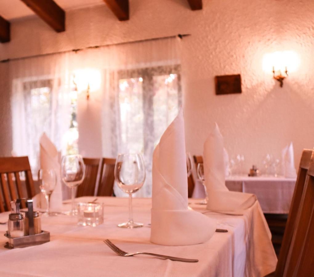 Landhotel-Restaurant Schwalbennest 지렌베르크 외부 사진